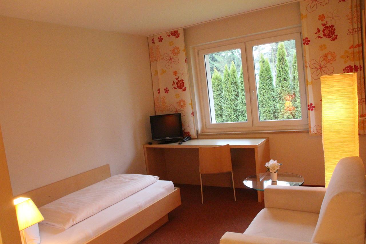 Hotel Alhartinger Hof Leonding Room photo