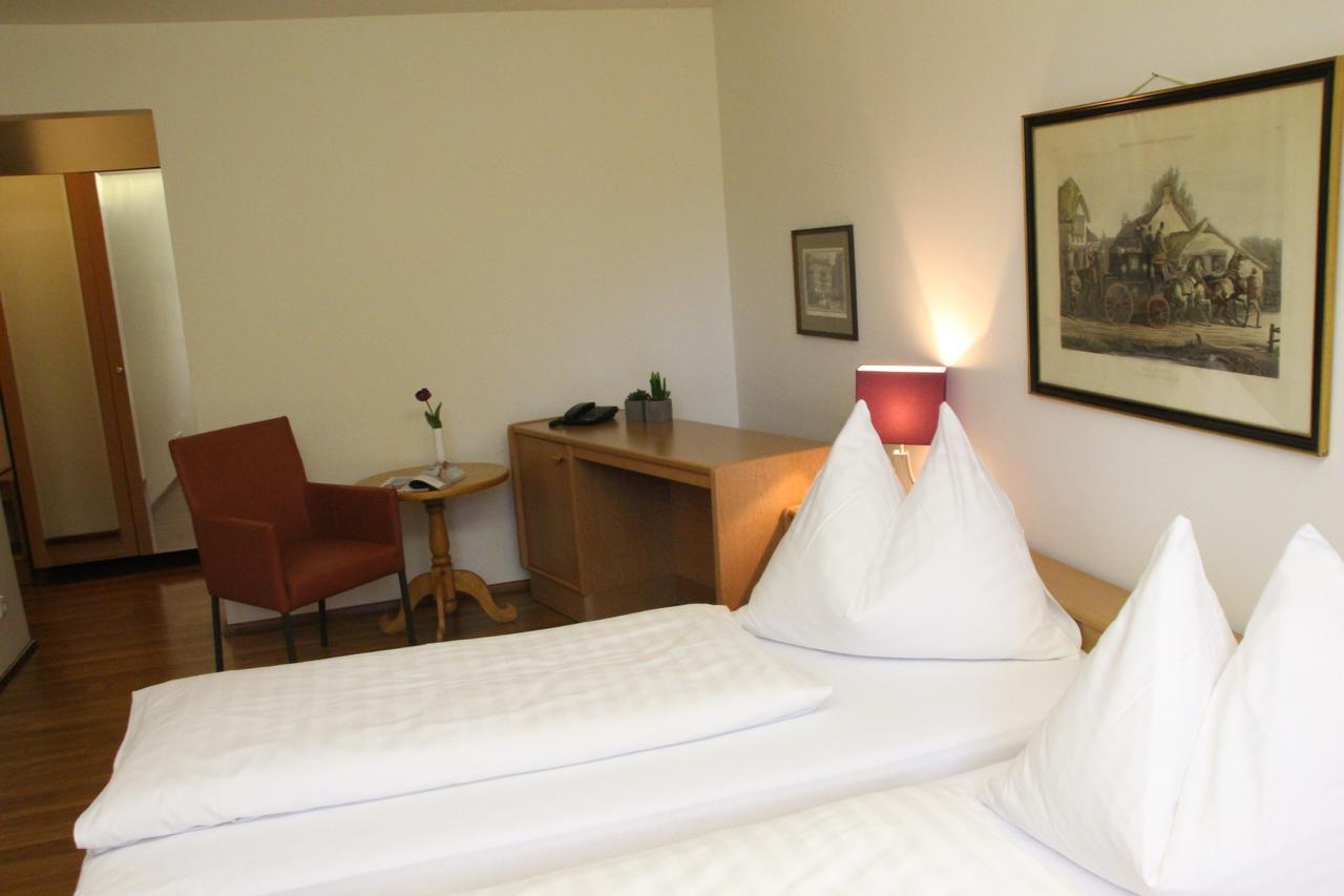 Hotel Alhartinger Hof Leonding Room photo