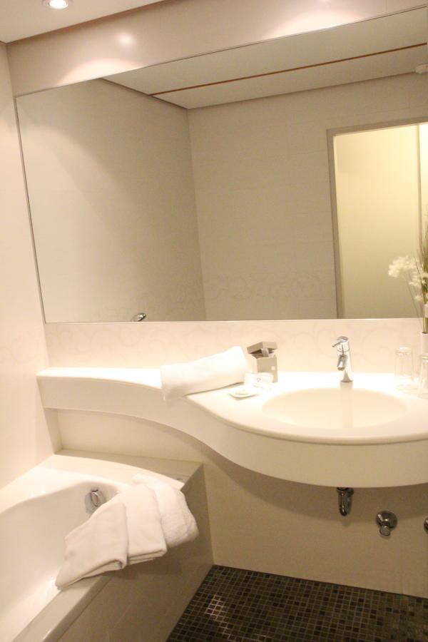 Hotel Alhartinger Hof Leonding Room photo