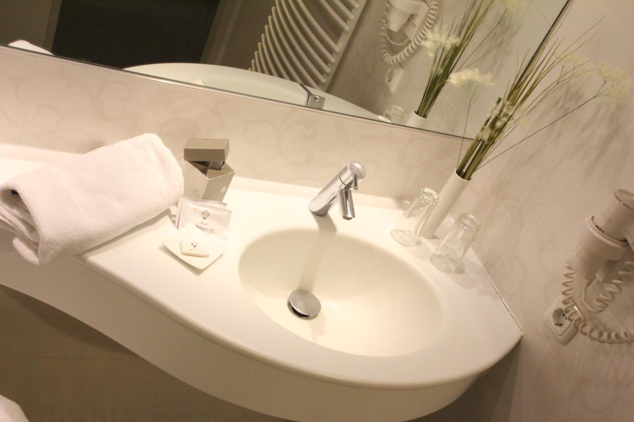 Hotel Alhartinger Hof Leonding Room photo